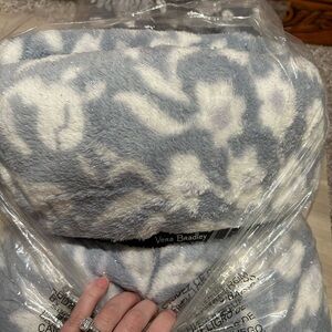 NWT Vera Bradley Shimmer Throw 50x80